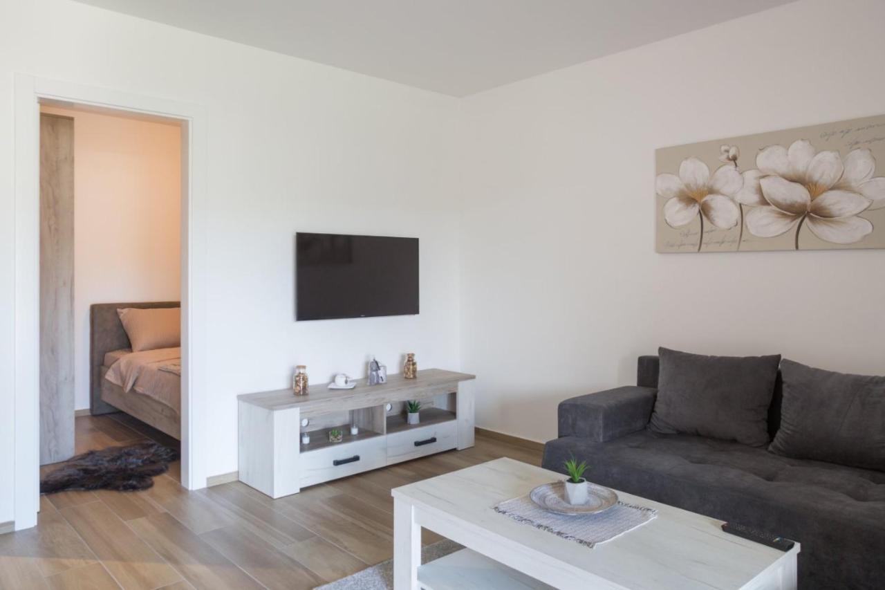 Aqualux Apartments Vrdnik Εξωτερικό φωτογραφία